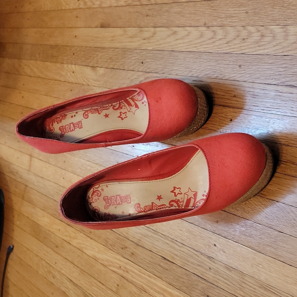 Red wedges